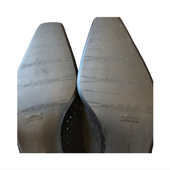 Stuart Weitzman Elegant Black Perforated Suede Kitten Heels With Bow Detail - Picture 6 of 6